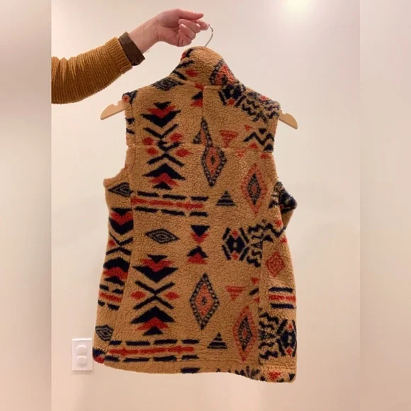 North Face patterned fleece vest - Picture 2 of 4